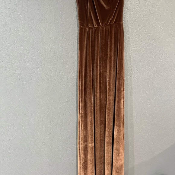 Baltic Born Tatiana Velvet One-Shoulder maxi dress - Picture 5 of 6